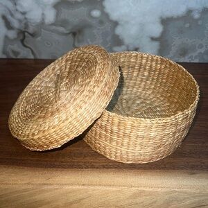 6” Seagrass Bowl with Lid